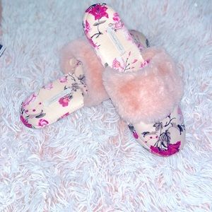 Comfy Victoria’s 💋 Secret Satin & Faux Fur Slippers
